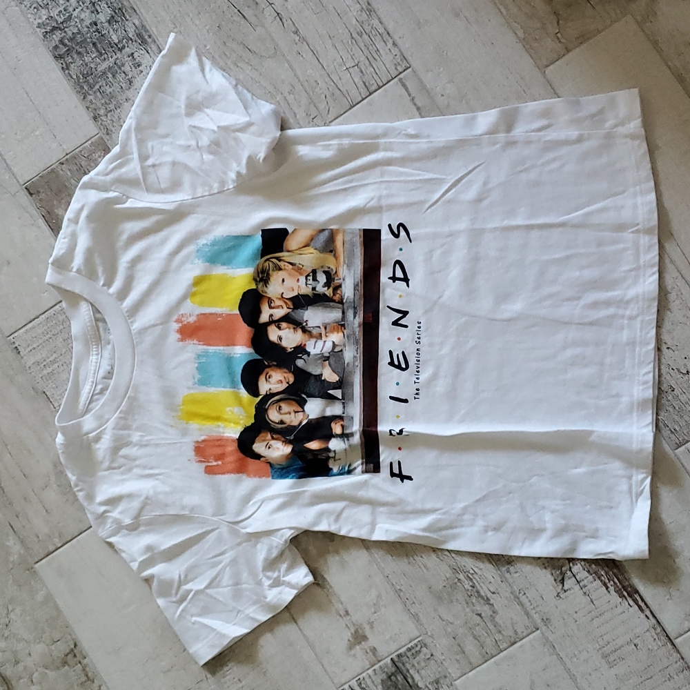 Friends White Short Sleeve Tee Shirt  Size XS drinking milkshakes